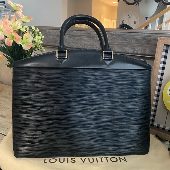 SOLD Auth Louis Vuitton Epi Riviera - Picture 4 of 12